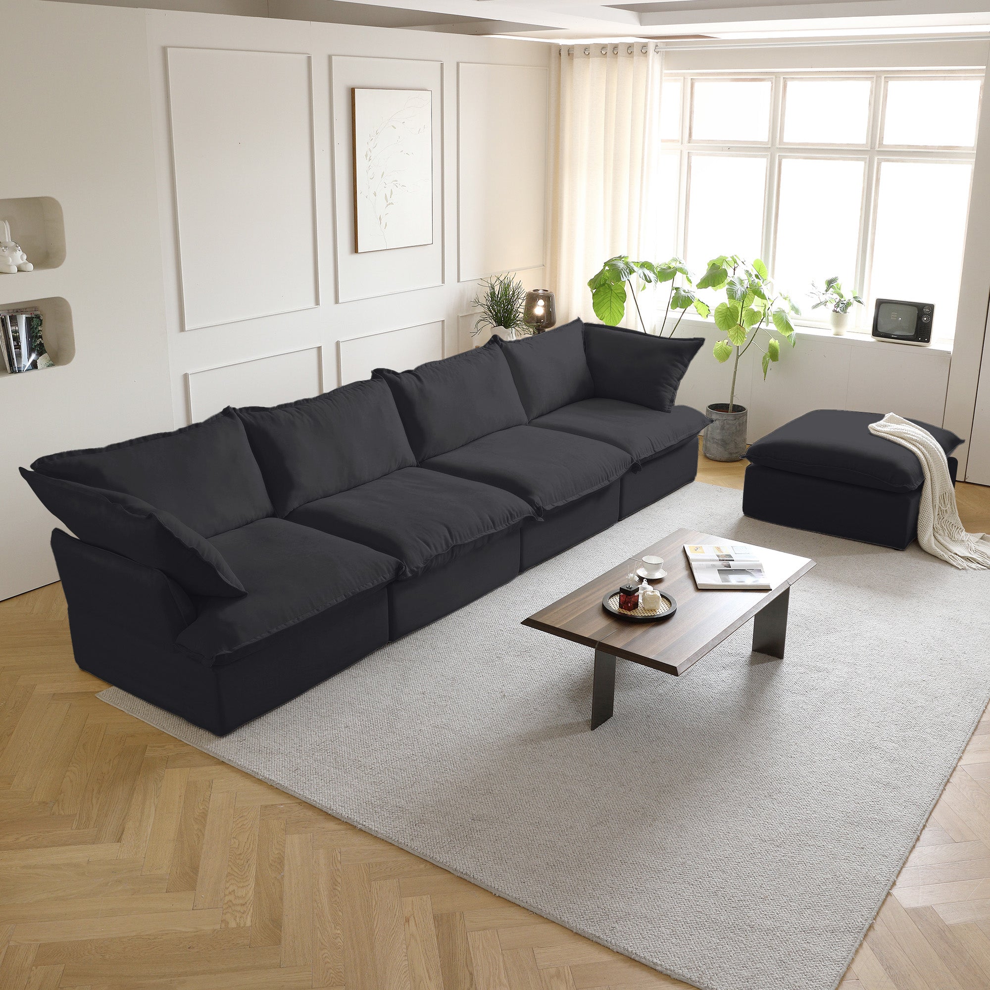 DOMUS Luxe Modular 4-Seater Sectional in Black